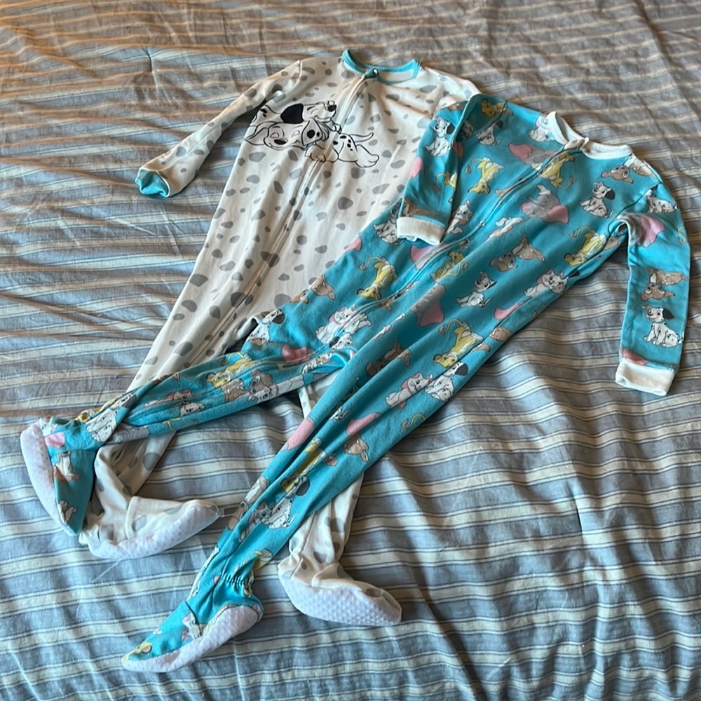 Disney baby 101 Dalmatians footer pajama set. 24m